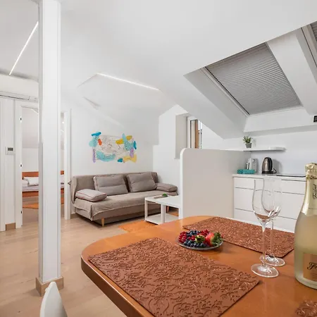 Apartment Anaika At The Beach, Opatija Ika