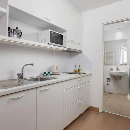 Apartment Anaika At The Beach, Opatija Ika